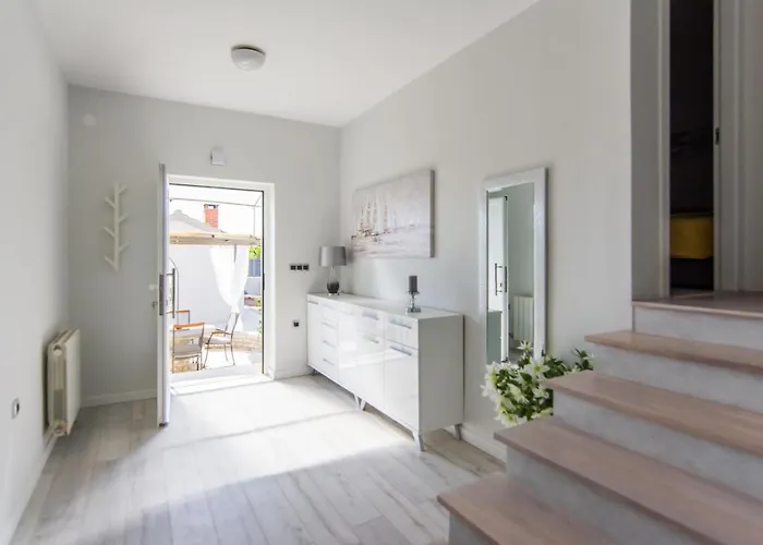 בית נופש House Moonstone *