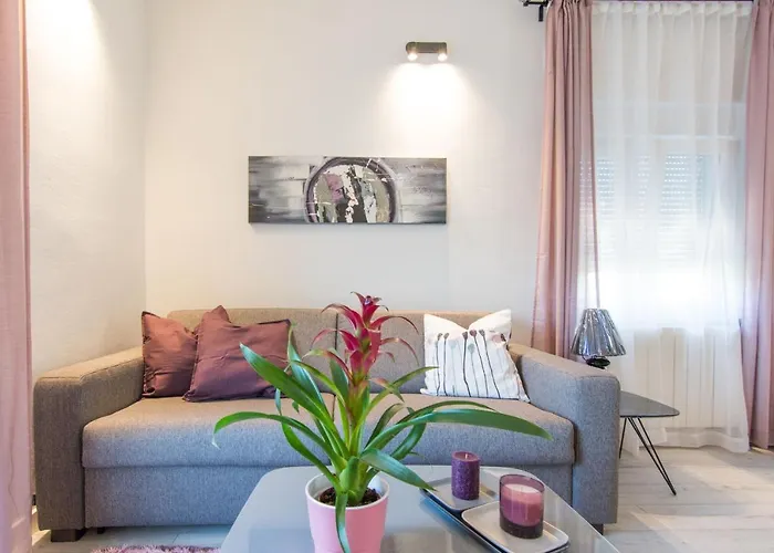 בית נופש House Moonstone זאדאר